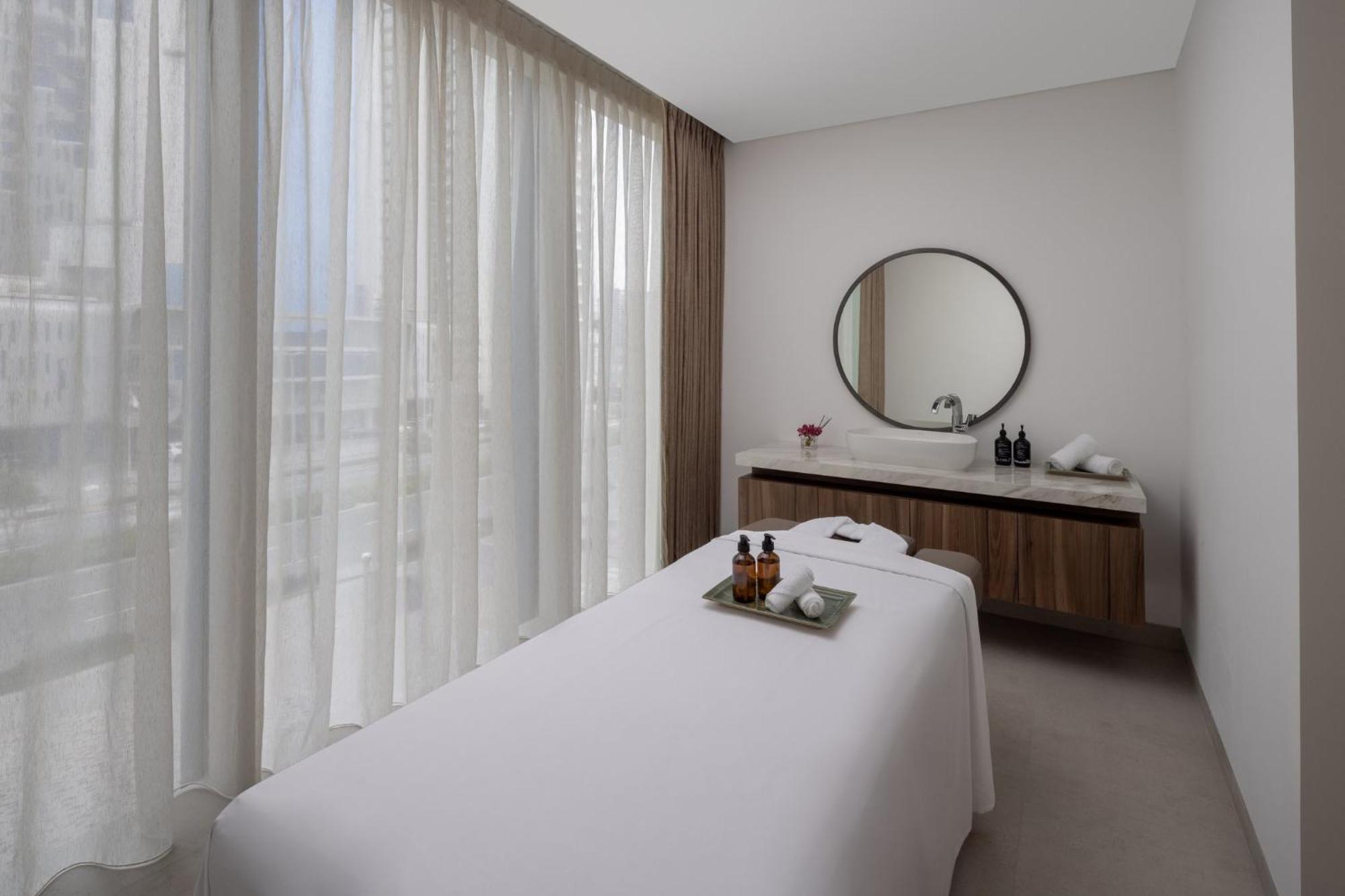 Staybridge Suites Dubai Business Bay By Ihg Extérieur photo