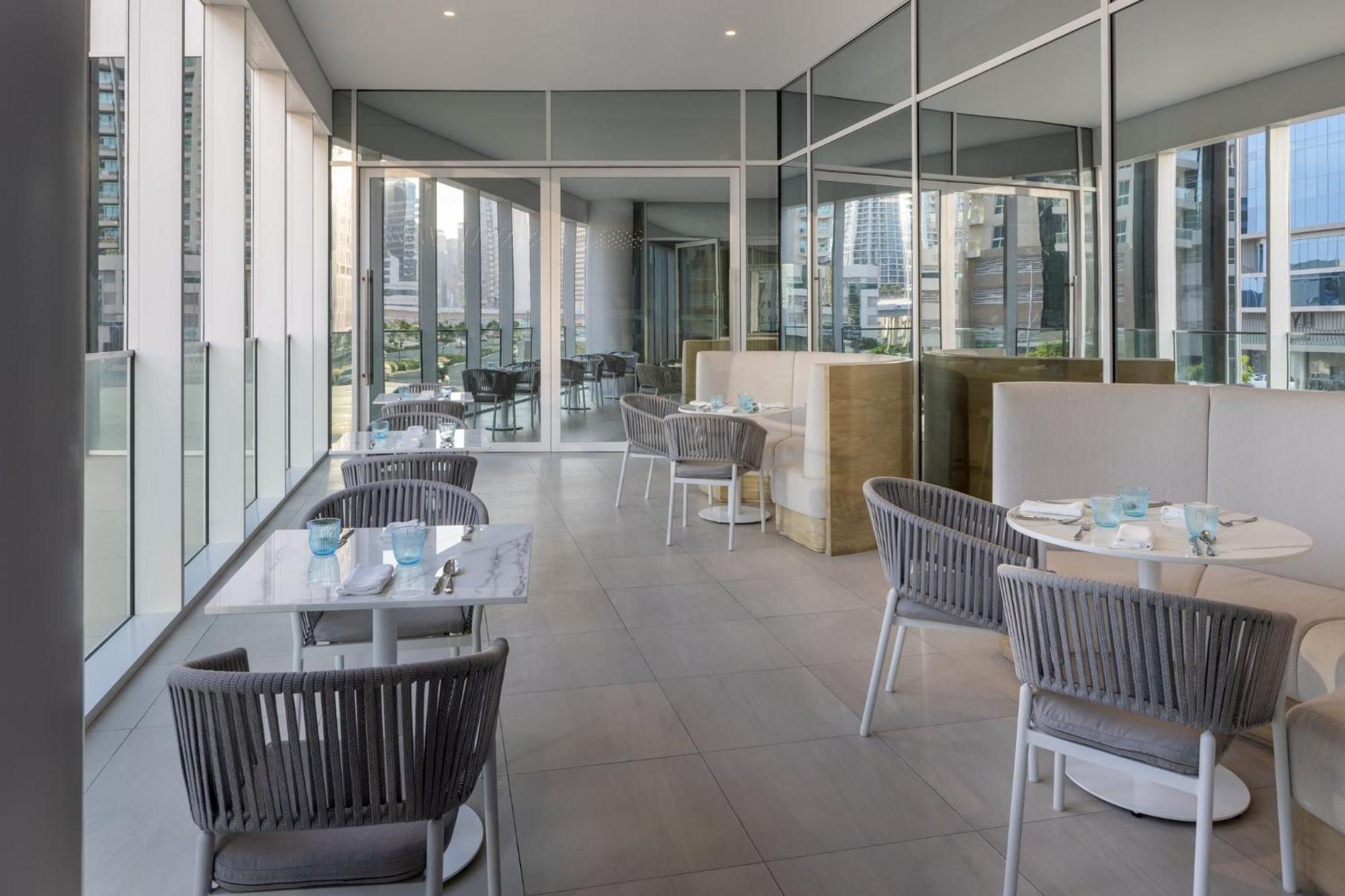 Staybridge Suites Dubai Business Bay By Ihg Extérieur photo