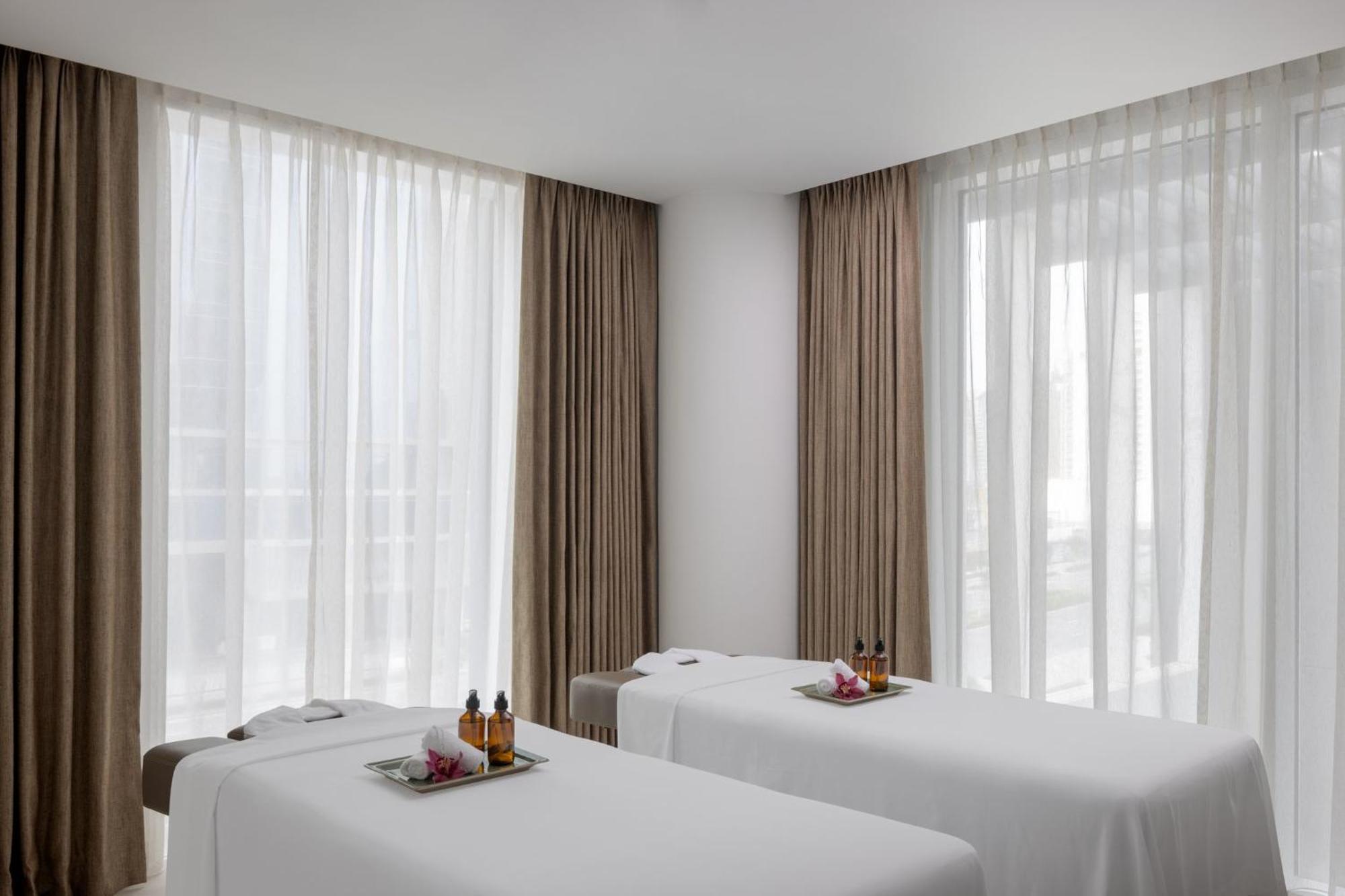 Staybridge Suites Dubai Business Bay By Ihg Extérieur photo